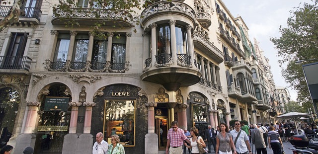 Best Locations For Luxury Shopping in Barcelona